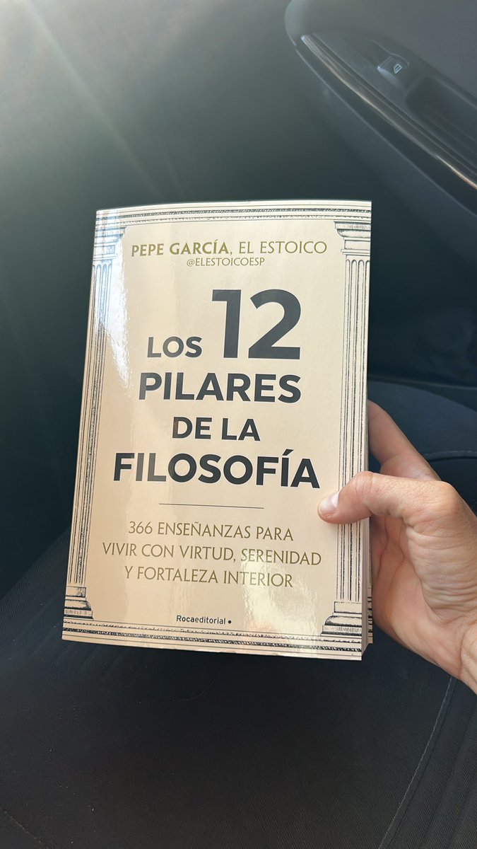Sergio_Cast7's tweet photo. La mesita tiene un huequito reservado para @ElEstoicoEsp . Siempre me hace especial ilusión leerte. Gracias 🙌. https://t.co/ixPHE4mTGb