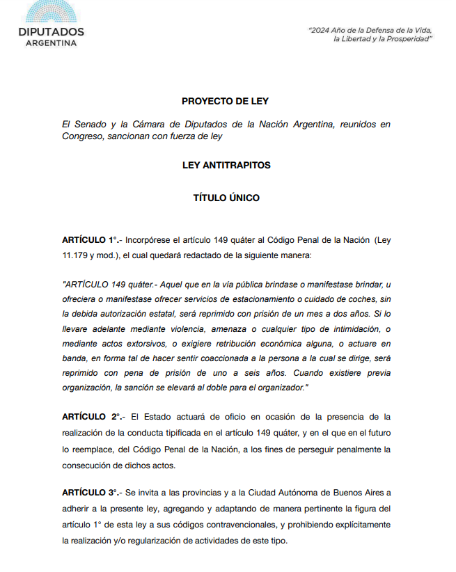 alejobongio's tweet photo. En 2024 presenté la Ley Antitrapitos para terminar con este problema que afecta a todos los argentinos.

Los trapitos son una mafia. No aportan ningún valor, aprietan a la gente a cambio de no destruir su auto. Llamarlos "trabajadores informales" es una estupidez que solo comete quien nunca tuvo que lidiar con uno.

Mi proyecto los mete en el Código Penal:
→ Prisión de 1 mes a 2 años por ejercer la actividad sin autorización
→ De 1 a 6 años si hay violencia, amenaza o extorsión
→ El doble para el organizador si hay banda
→ El Estado actúa de oficio, sin necesidad de denuncia

Mientras el peronismo los quiere habilitar con chaleco y cupo de género, yo los quiero presos.

Una vez en su vida, dejen de defender a los delincuentes y pónganse del lado de la gente.