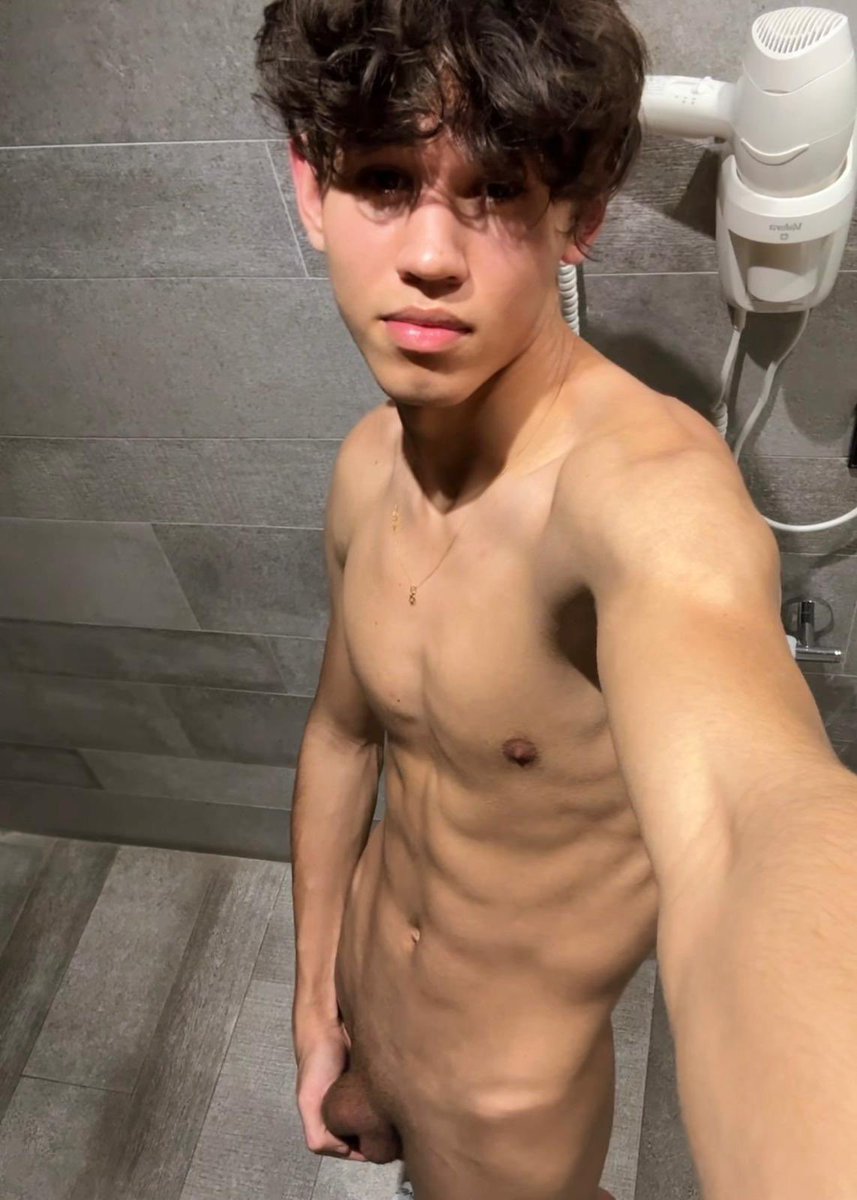 Alejandro Twink tweet media