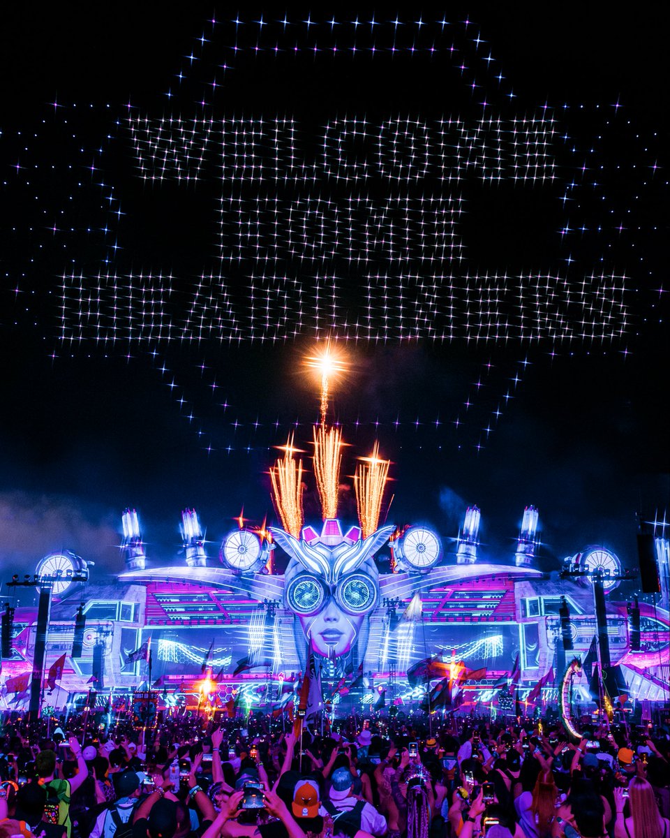 EDC_LasVegas's tweet photo. Day 1 went a little something like this... what a way to kick off our 30 year celebration of life, love, art and music Under the Electric Sky! 🤩🤯🫂😮‍💨✨ https://t.co/OzS5UgtBal