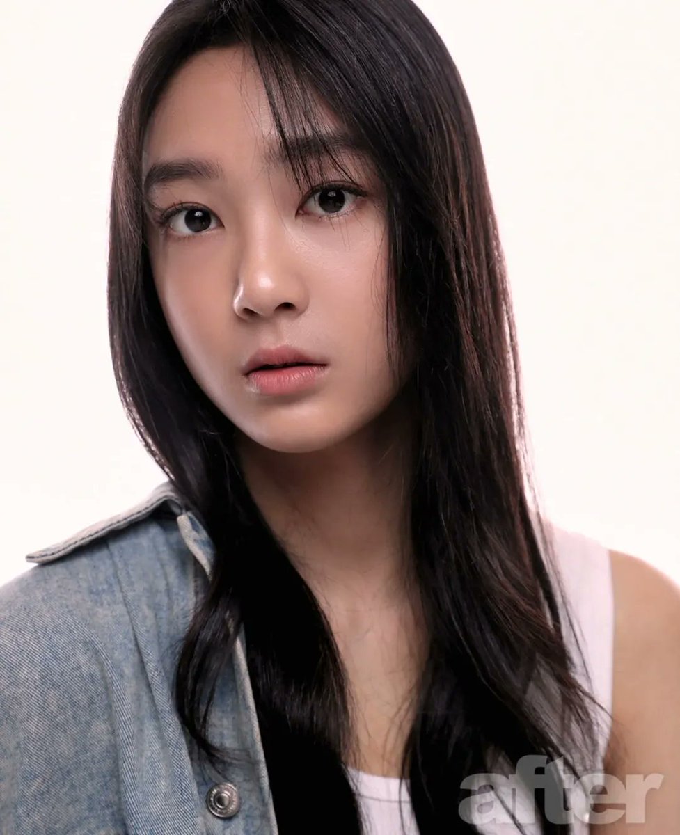 Seahtuidee's tweet photo. Seah for AFTER Photoshoot 
#PARKSEAH #ABDNGG https://t.co/wOiqDMv9UW