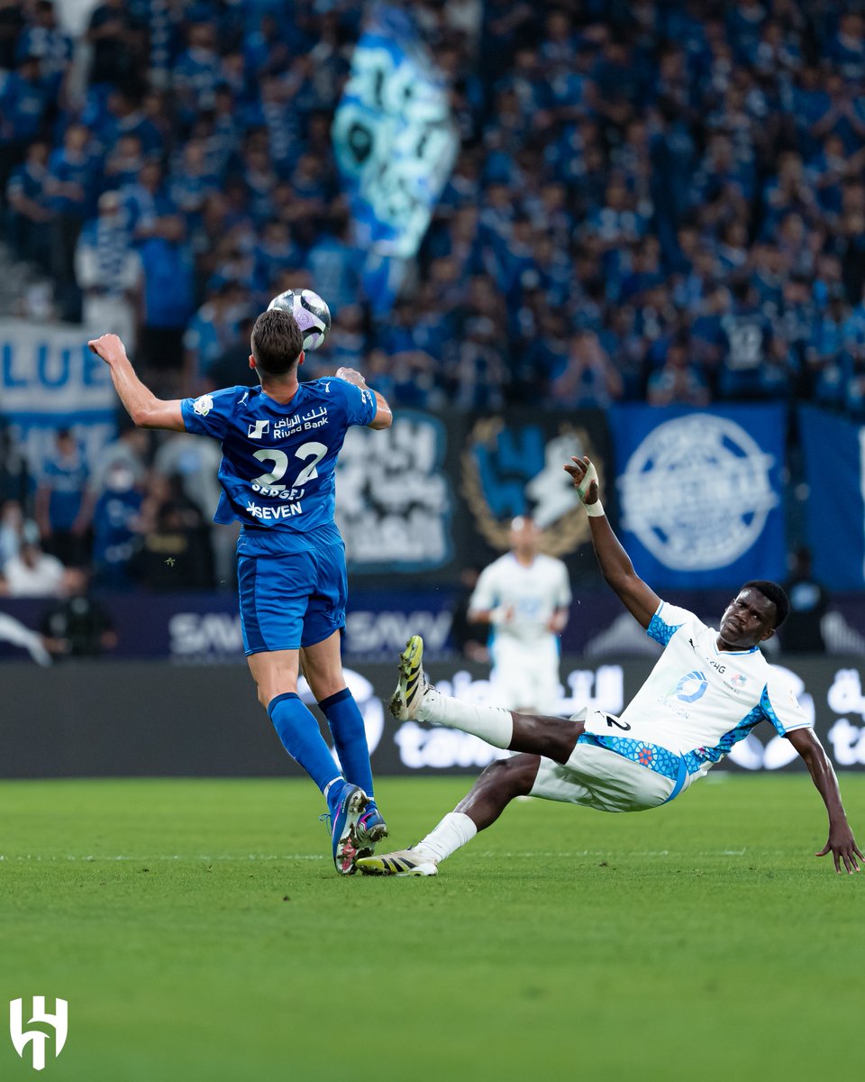 Alhilal_FC's tweet photo. د90'+ ⏰

#الهلال 2 - 0 نيوم https://t.co/c8AOJ1dz9L