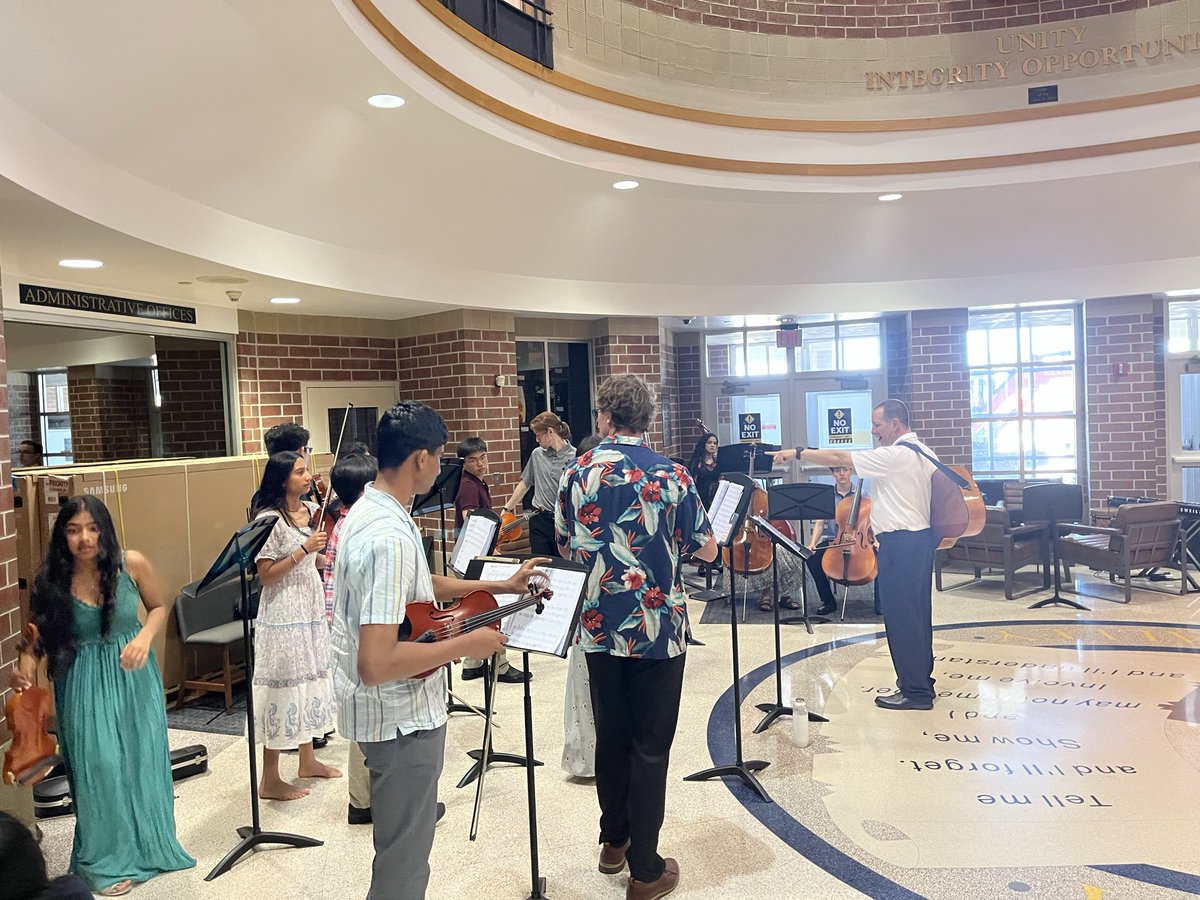 ATalley204's tweet photo. You can also go to Neuqua Valley for the Fine Arts Festival.   Great musical and visual art for your senses to enjoy.  Hard working students proud of their work.  Thank you, IPEF.  @ipsd204 @ipef204 https://t.co/Ky82jbGPy9