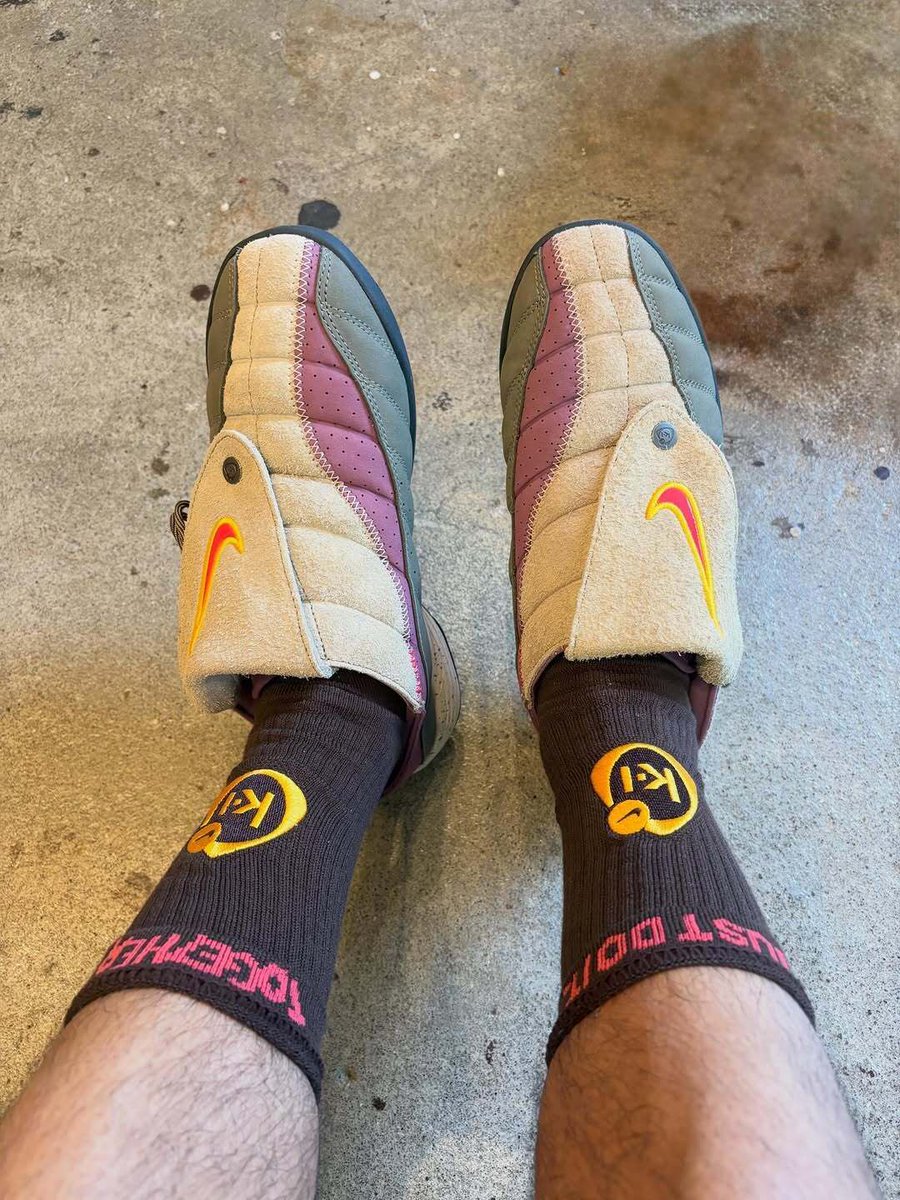 JustFreshKicks tweet media