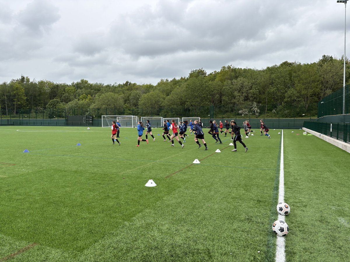 G2CollegeSoccer's tweet photo. 📸 | A quality day today in Bradford and thanks to everyone that came along for our event.

Another hugely talented group of players with superb attitudes.

We look forward to our next event in London on Saturday 6th June.

#Go2Community
#EventDay

🇬🇧⚽️🇺🇸🔥 https://t.co/5qfcuyM5EY