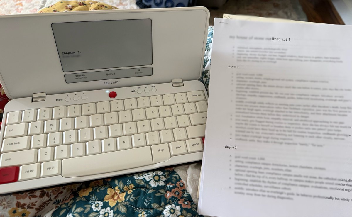 lia ☁️ is querying & drafting tweet media