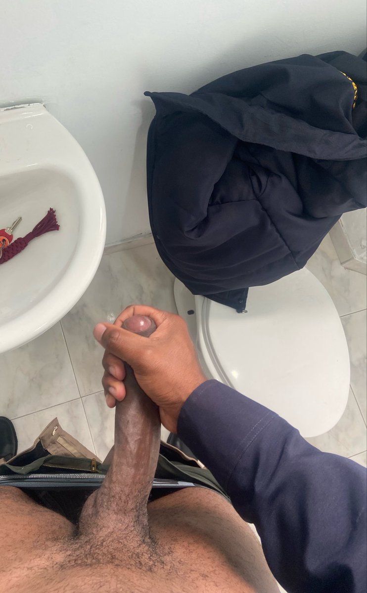 Cemveuegemen2's tweet photo. Mi verguita dormida se ve grande ?  
Como la despertarías con tu boca o tu culito 

Es sacado de partir varios culitos 🍆😈🔥🍆🔥💦

@Cemveu_u https://t.co/Ej5Q1riKEw