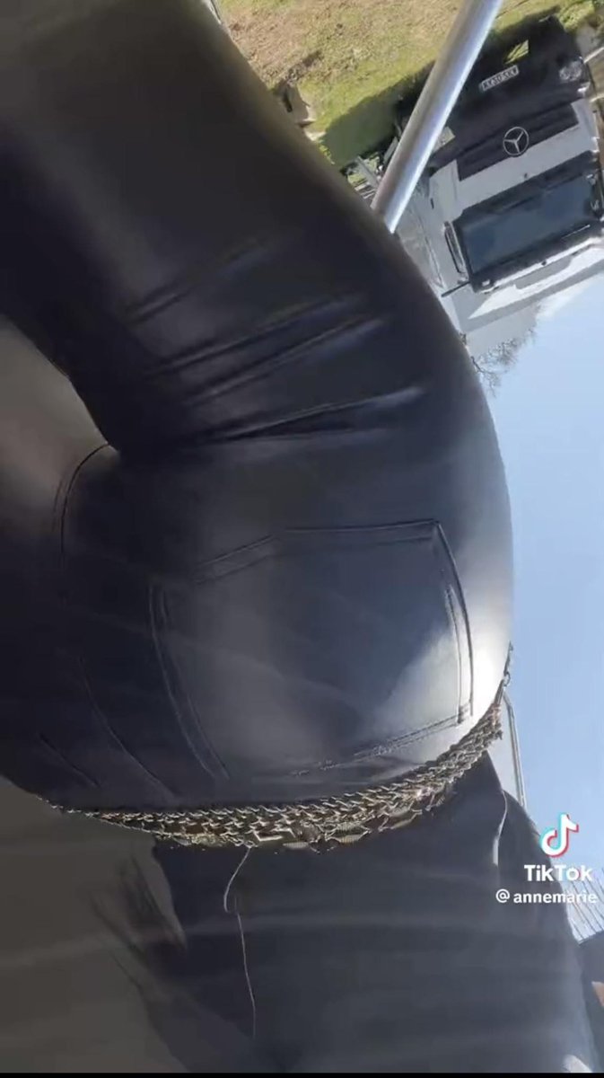 Leather Asses tweet media