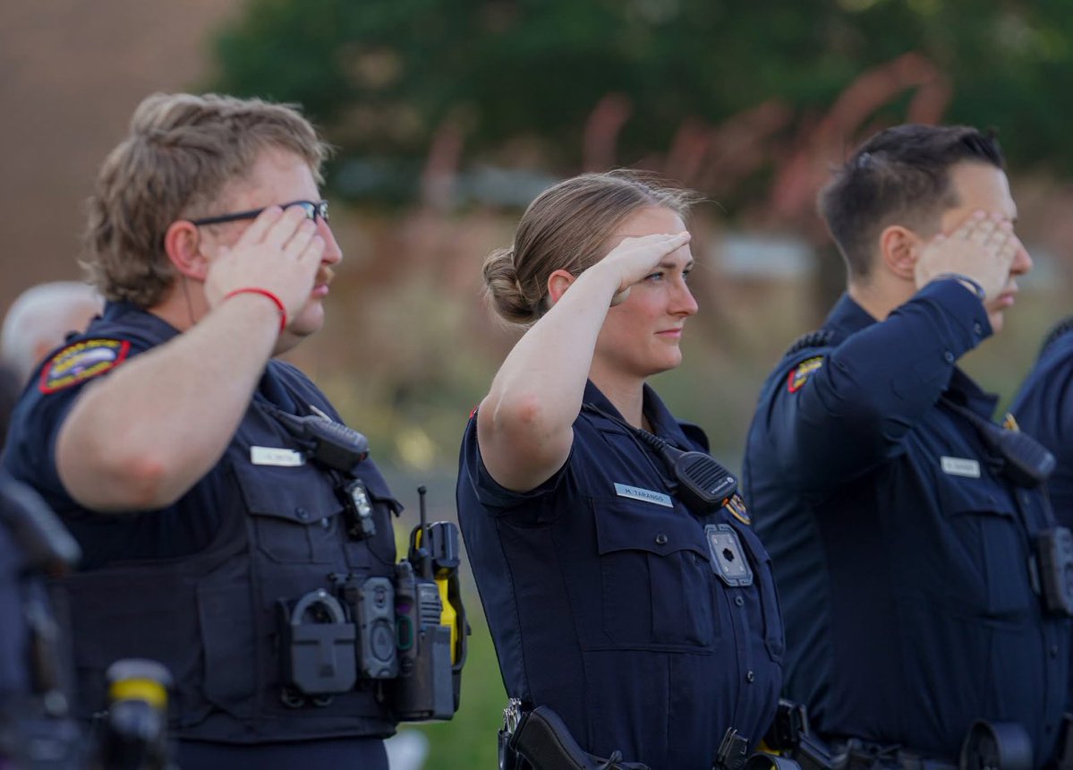 GrandPrairiePD's tweet photo. As we close out National Police Week, we remember those who have given their life and paid the ultimate sacrifice and we express gratitude to those that continue to protect and serve. https://t.co/68S5Pi7i1h