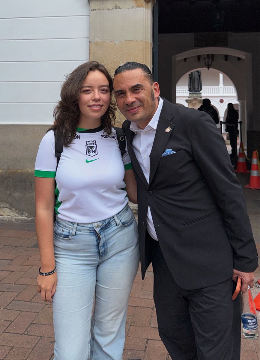 SoyJerome__'s tweet photo. El mejor encuentro posible!!!

Feliz día del profesor al mejor profesor que conozco, y a mi defensor!! 

Te quiero y admiro inmensamente @fbernate ❤️ https://t.co/OfBYreKrY3