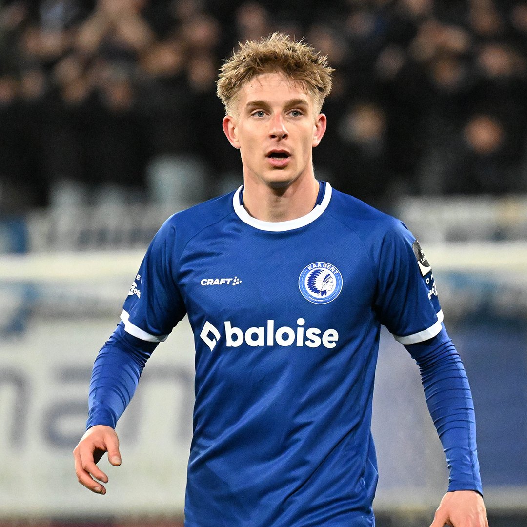 DAZN_BENL's tweet photo. 🇧🇪 STVV – KAA Gent
🕙 LIVE vanaf 20u45
📲 De DAZN-app
🔗 https://t.co/qW6KYBeBAm
🎙️ Peter Morren & Timmy Simons
#STVGNT https://t.co/JnBd1lkkcE