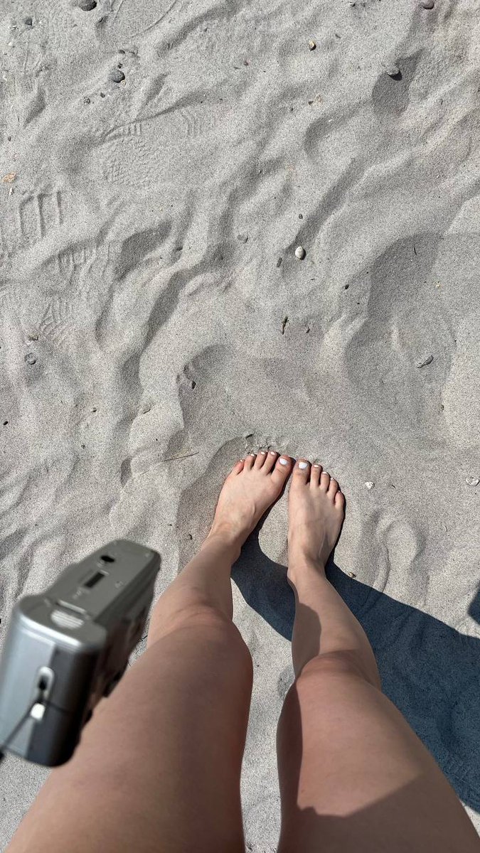 selvood0's tweet photo. summer 26 https://t.co/Rsm2j3eDZr