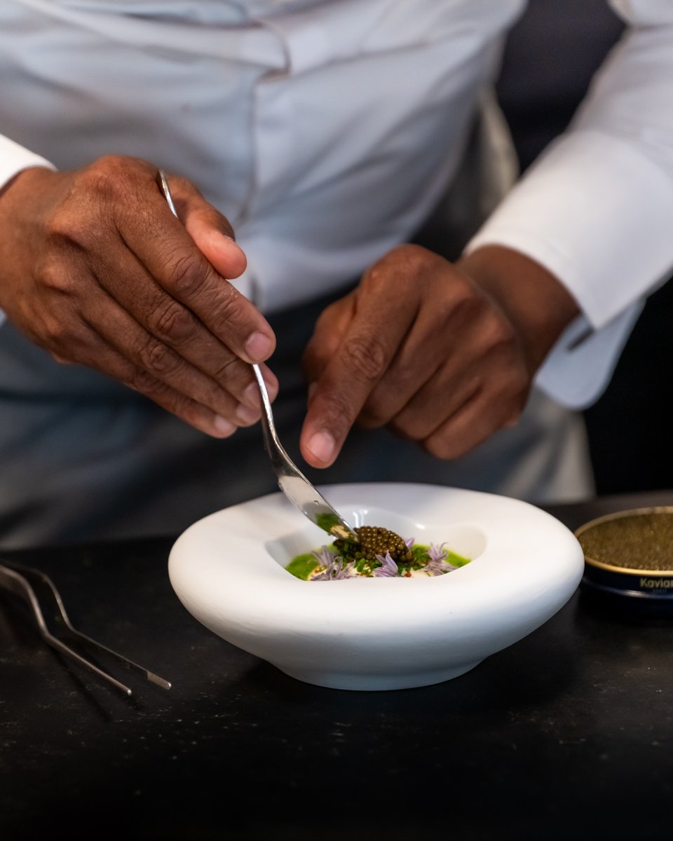 montecarlobay's tweet photo. On the occasion of the Festival des Étoilés Monte-Carlo 2026, an exceptional four-hands' dinner unfolded at the Blue Bay Marcel Ravin this Wednesday, 13 May, bringing together the culinary visions of Chefs Glenn Viel and @MarcelRavin. https://t.co/biyDarg4iS