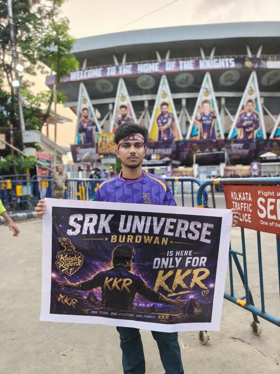 Shah Rukh Khan Universe Fan Club tweet media