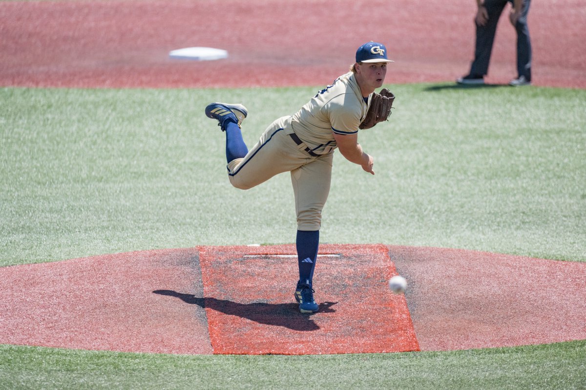 GTBaseball's tweet photo. E5 | Blakely delivers his fourth-straight scoreless frame!

Tech is in control. Advincula, Lackey &amp; Zuckerman due up...

GT 10 - BC 2 https://t.co/lkGShY9qP2