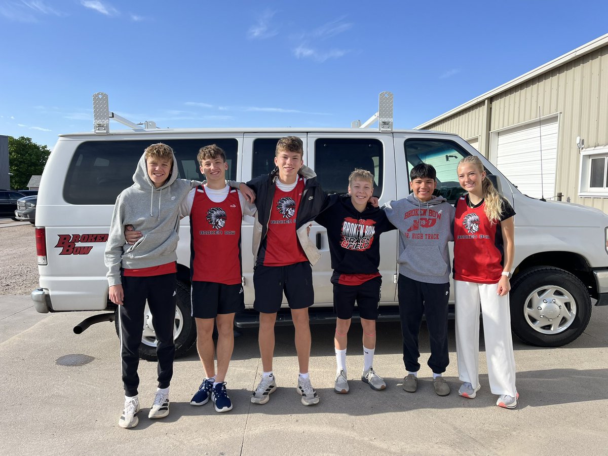 jellis312000's tweet photo. Good luck to our @BBHSINDIANSS JH State Track Qualifiers today in Gothenburg #GoBow https://t.co/1zTeEnOasG