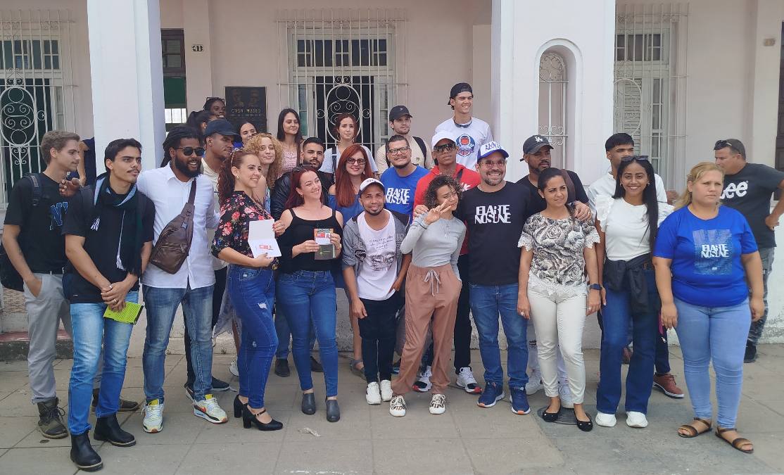 YaselToledoG's tweet photo. Otra buena noticia para la #FamiliaAHS. La Casa Museo Hermanos Saíz, donde vivieron los dos jóves escritores que inspiraron el nombre de la @ahsjovenescuba, obtuvo el reconocimiento "Museo del Año" en la provincia de Pinar del Río, por sus sobresalientes resultados.

#AlmaAHS https://t.co/FIsFapGdxV