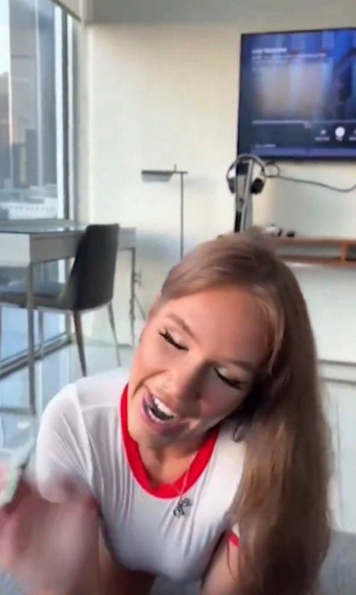 Alpha_NumericX's tweet photo. Bestie didn’t care about the camera 👇🎥 https://t.co/Gzc58x6Vvi
