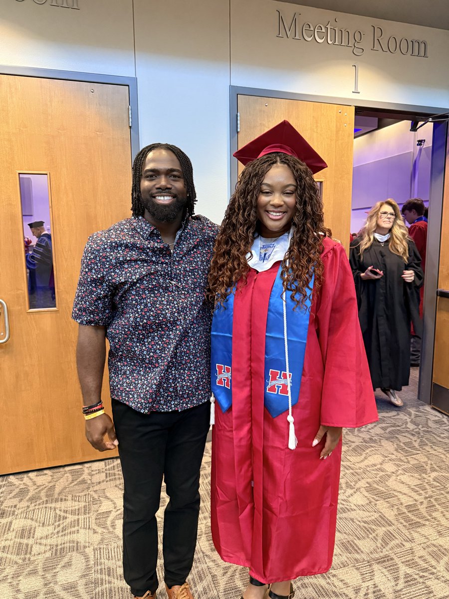 CoachJTII's tweet photo. Congratulations to our @mhhstrack seniors who, will be crossing the stage today!

Jenna Jacobsen
Grace Wallace
Daniella Tometi
Dylan Dorsey

#JagSpeed #DASH #GD2BAJ https://t.co/c7w9cWn0wX