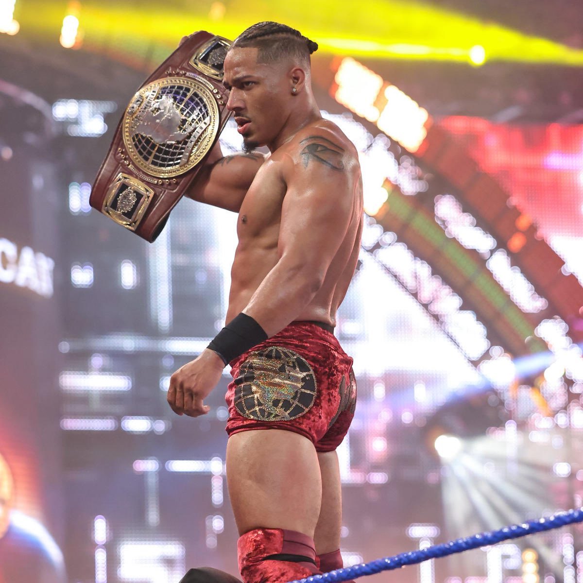 Male Central tweet media
