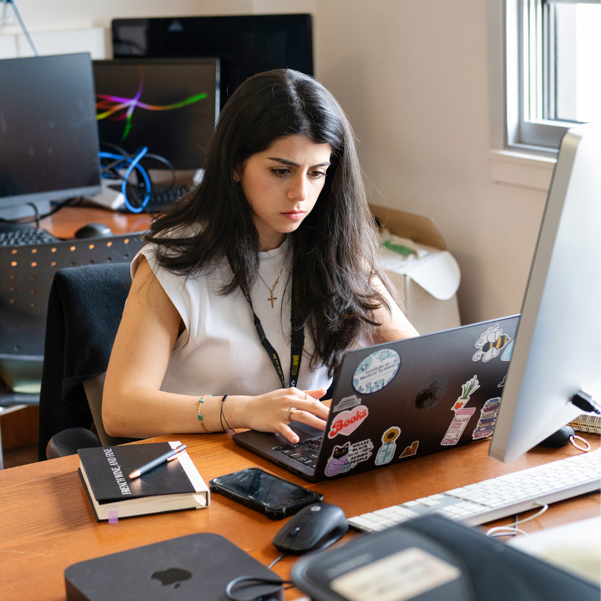 neuroIMPRINTLab's tweet photo. PhD student Garene putting the finishing touches on her PAC presentation. This is what dedication looks like. #neuroscience #phdlife https://t.co/bczeYwbQO8