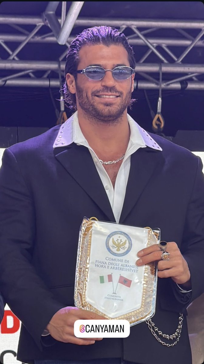 CY x tutta la vita 🤭 tweet media