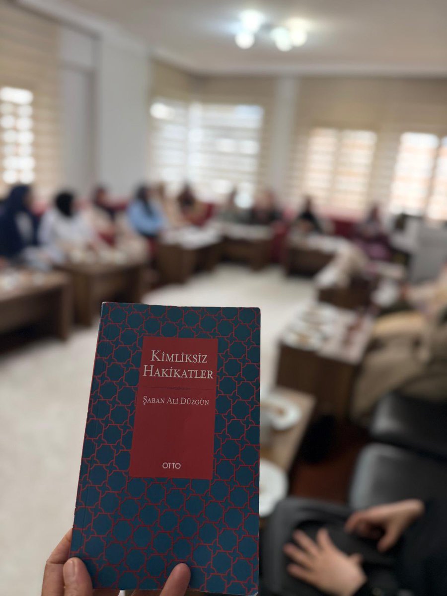 KurtubaDernegi's tweet photo. Kurtuba Kitap Kulübü çalışmalarında bu hafta; 
Şaban Ali Düzgün’ün 
“Kimliksiz Hakikatler”adlı kitabını,
 Dr.Sevim Polat hocamız bizlere sunarak tanıttı.
Nitelikli sunumundan dolayı hocamıza ve katılımcılara teşekkür ederiz. https://t.co/dB4X5BTMPJ