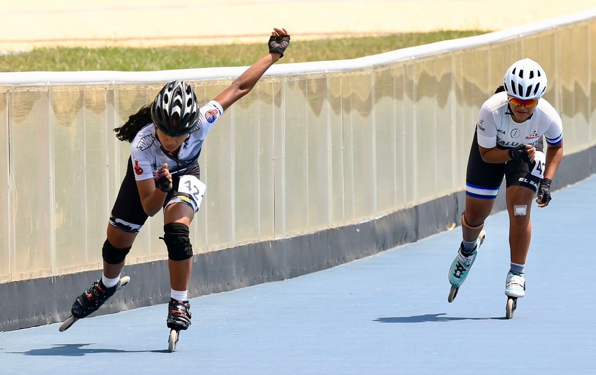 FanaticosGMV's tweet photo. #FanáticosPlus | La Federación Salvadoreña de Patinaje (Fesap) desarrolla esta mañana el I Selectivo Nacional para definir a los atletas que representarán a El Salvador en el Campeonato Panamericano 2026, en el Complejo Deportivo El Polvorín. https://t.co/gemM63W7Fc