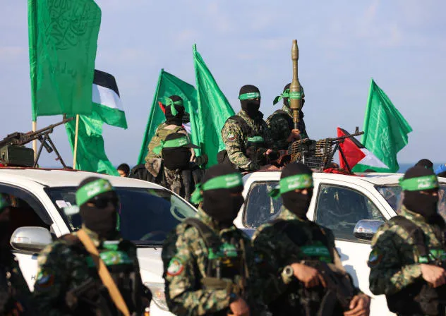 LouFrance75's tweet photo. 🚨 Relance scoop du matin :

Un Arabe de Gaza demande à la CPI d’arrêter 14 chefs du Hamas pour crimes contre son propre peuple.
Est-ce que cette fois la Cour va enfin agir contre le vrai criminel de Gaza ?

RT si vous pensez que ça doit être vu !