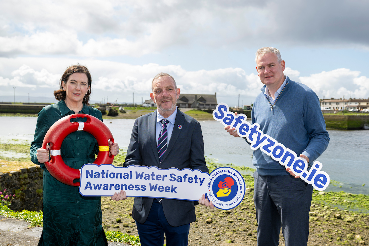 DeptRCDG's tweet photo. Minister @jerrybuttimer  joined @WaterSafetyIE today to launch National Water Safety Awareness Week taking place nationwide from Monday. Speaking at the launch, the Minister said that the event programme serves as an important reminder that water safety applies to everyone. https://t.co/knAcP1cS66