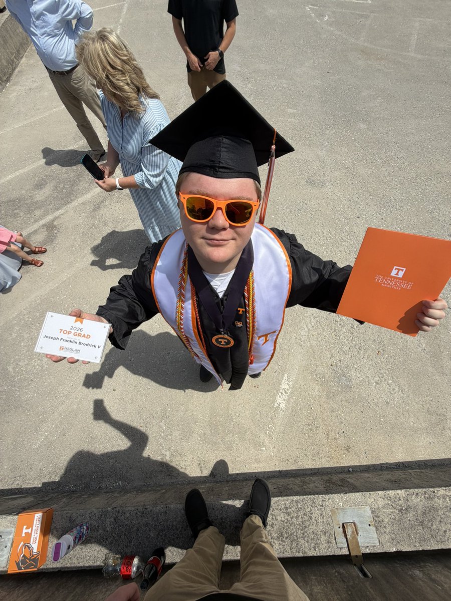 jobroRL's tweet photo. Top Grad ✅
4.0 ✅
2 Honors Programs ✅

Give me jobro in 4. https://t.co/3FotlmqO0U