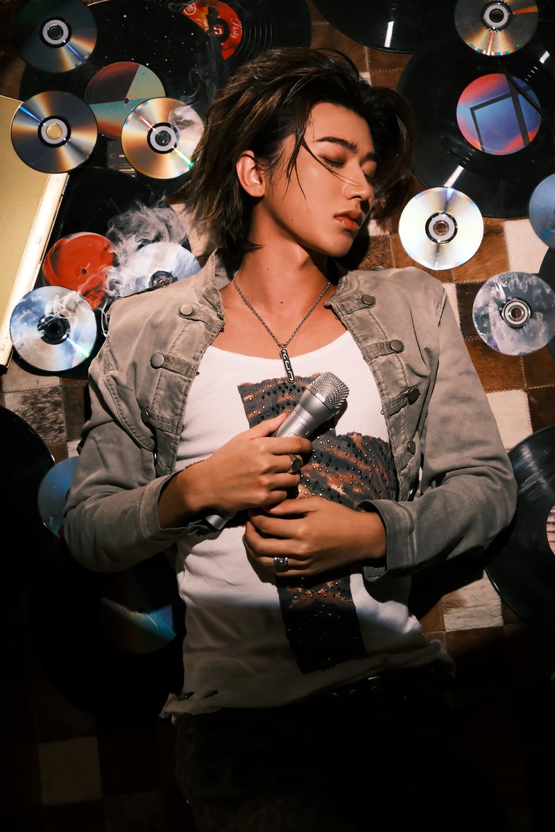 MeiIkun's tweet photo. KUN Studio shared photos on weibo❤️
KUN physical album
#KUN #physicalalbum
#singer #songwriter #CPop #music
#蔡徐坤 #CaiXukun
@kun_officialx https://t.co/wVl0drxdfI