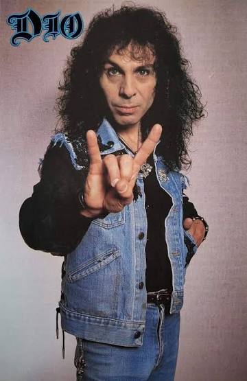 RockAzogues tweet media