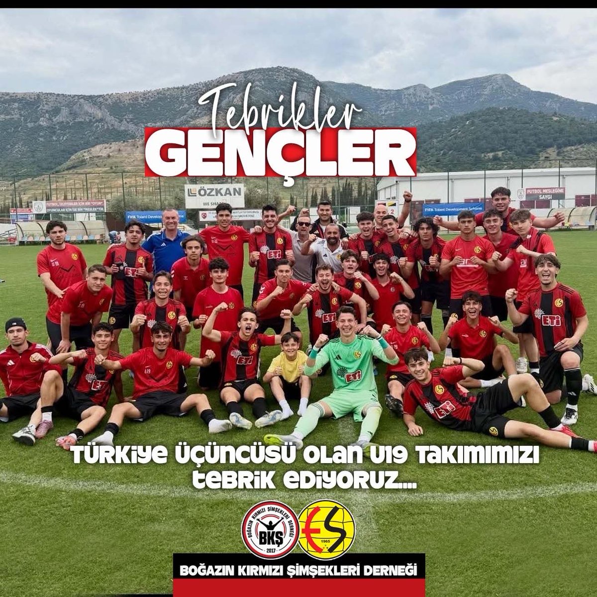 bksdernegi's tweet photo. 2025 - 2026 U Gelişim Ligi finallerinde İstanbulspor ile oynadığımız ve normal süresi 2-2 berabere biten müsabakadan penaltı atışları sonunda 6-5 galibiyetle ayrılarak Türkiye üçüncüsü olan U19 takımımızı kutluyor, bu başarıda emeği geçen teknik heyetimize ve Eskişehirspor yönetimine teşekkür ediyoruz.