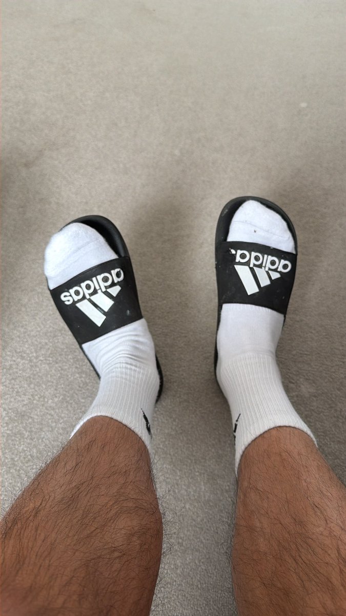 Foot King tweet media