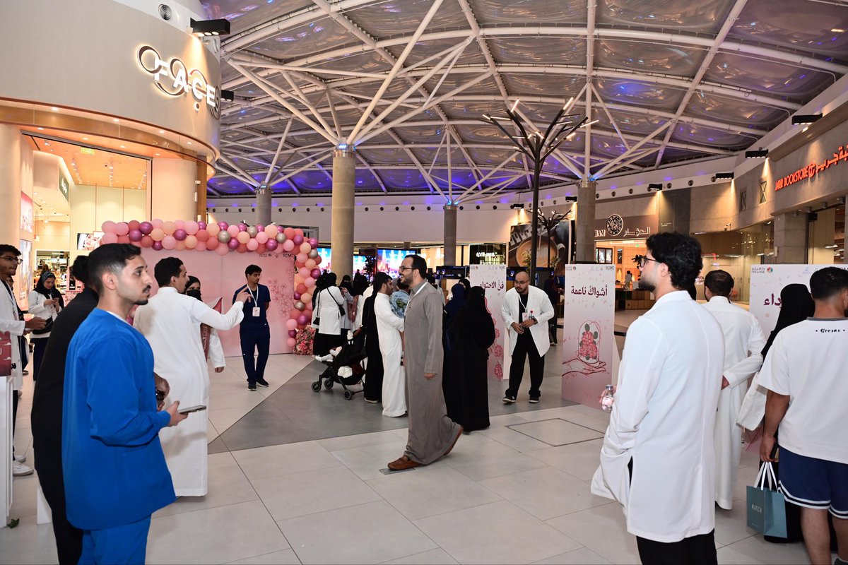 خلف الرداء tweet media