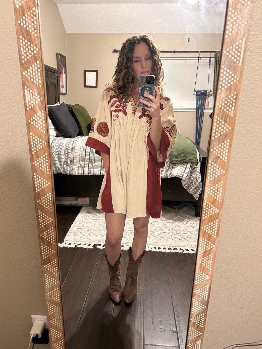 britt 🌺 tweet media