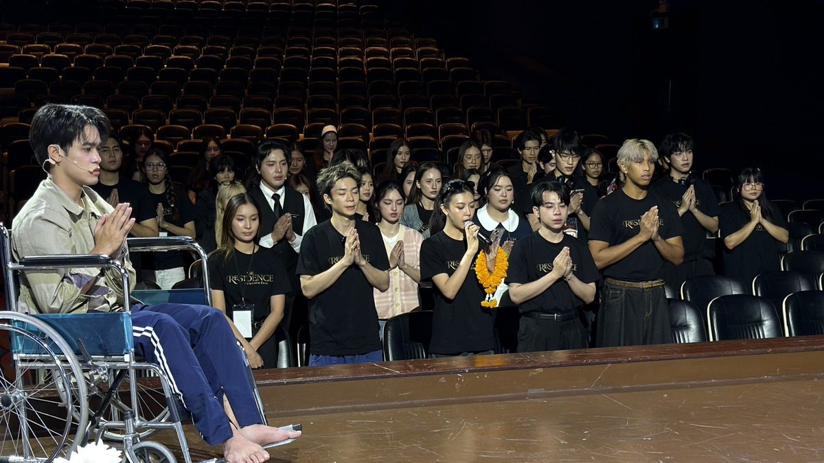 natty_ntm's tweet photo. มีเรื่องเล่าก่อนนอน 
วันนี้ตื่นมาด้วยความรู้สึกว่าวันที่สอง ทุกอย่างน่าจะง่ายขึ้นแล้ว น่าจะเริ่มเข้าที่เข้าทางมากขึ้น แต่สรุปไม่ใช่เลย ตั้งแต่เริ่มวันก็มีเรื่องเข้ามาต่อกันแบบไม่พัก (ต่อ)
#nattyntm
#theresidenceความลับห้องชั้นบน https://t.co/TV39SHJIAQ