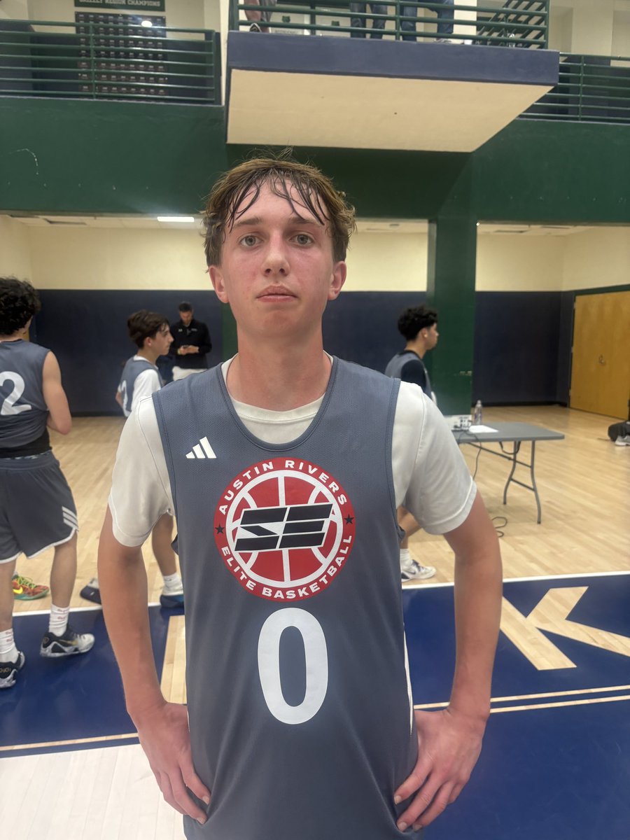 OntheRadarHoops's tweet photo. 2029 Drew Sirianni is a smart player who can play off the ball at a high level. His feel for timing of cuts and off ball movements allow him to create easy opportunities for himself consistently. He was also an efficient passer in transition making the right read with ease. https://t.co/gsbAmYhEIk