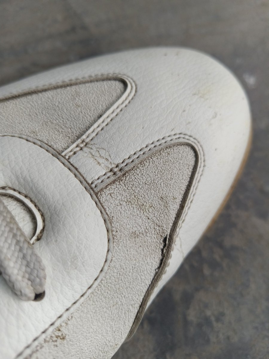 Asif__Humaidi's tweet photo. I received a call from  support saying there’s no damage in the product, even though the defects are clearly visible. Very disappointing service and no proper support for customers.
Are you blind????
@MyntraSupport https://t.co/KJ0jvaXGvu