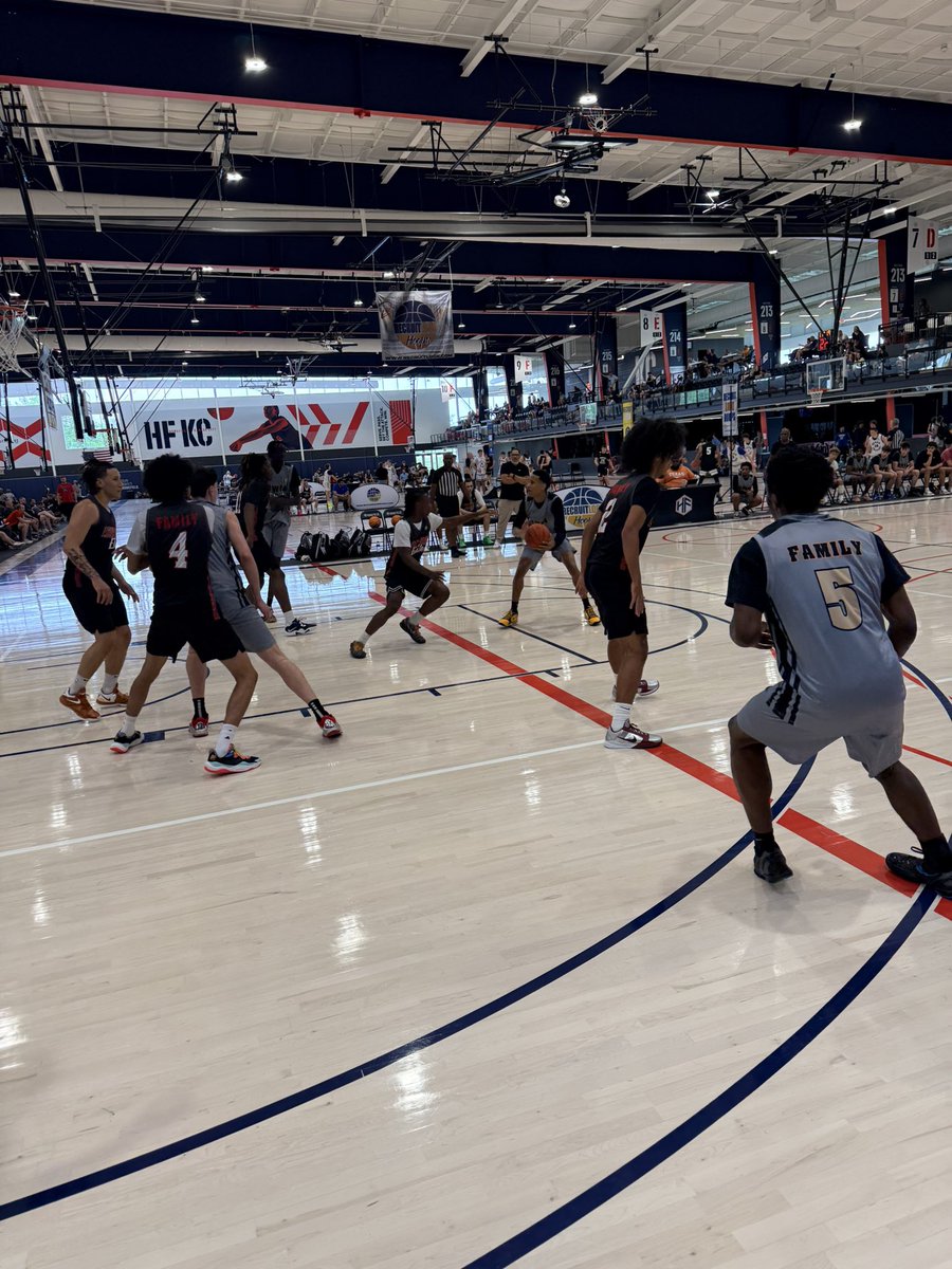 RL_HoopsMedia's tweet photo. Coaches watching @VWBAelite vs @LSEbball 
New Mexico
Kansas state 
Iowa 
UMKC
South Dakota State (HC)
Drake 
Western Illinois 
North Dakota State 
And more https://t.co/foyFbLIroo