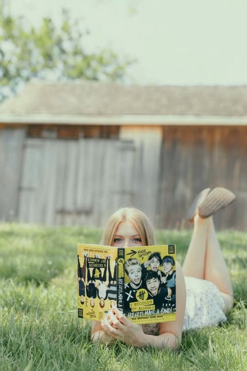 _solifloris's tweet photo. 5sos x senior photos

“No matter how far that I’ve run, memories always seem to catch up again.” https://t.co/wmmUTESRGI