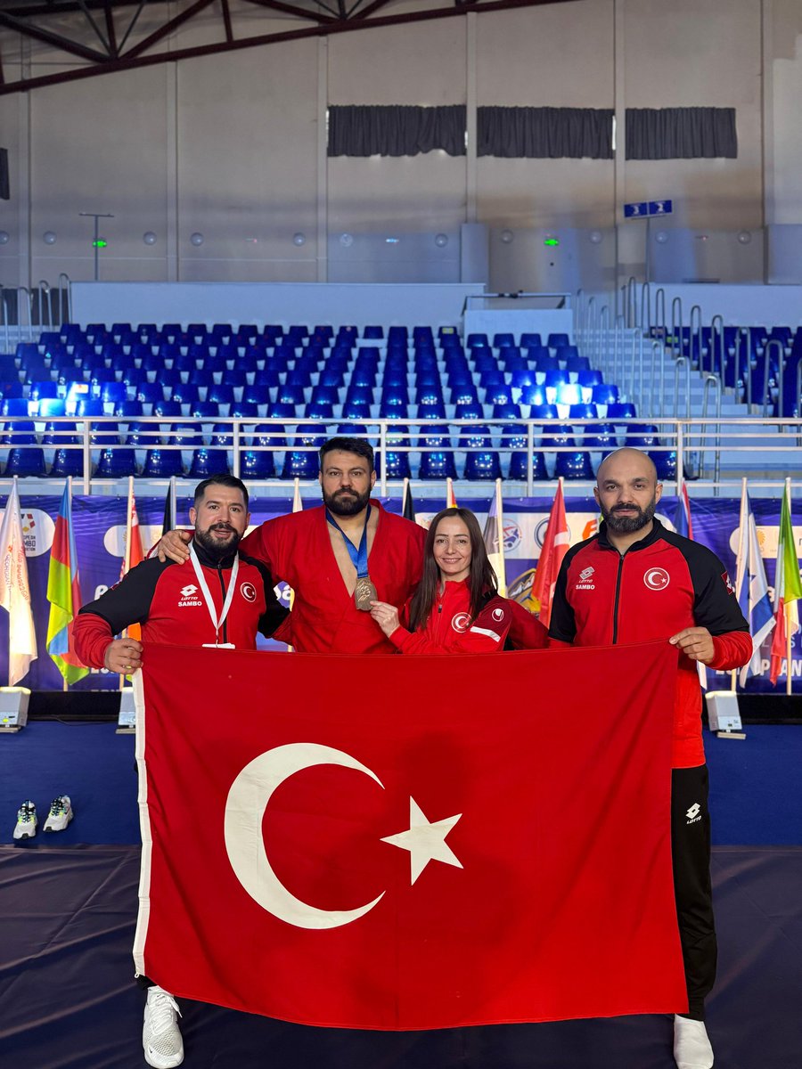 tgosbfed's tweet photo. Gürcistanın Tiflis kentinde gerçekleştirilen Büyükler Sambo Avrupa Şampiyonasında Milli sporcumuz Baki Şahin +98 kg Combat kategorisinde Avrupa 3. sü olarak ülkemizi gururlandırdı.

@OA_BAK 
@hamzayerlikaya 
@fjuysal 
@gencliksporbak 
@GSBsporgm https://t.co/qTFterJk18