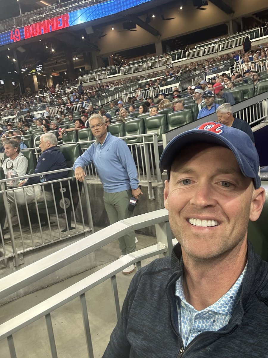 wfcobras19's tweet photo. @CJNitkowski Night before (Sale Cubs start) I try to sneak a selfie with Byrdie in the background- he catches me and runs over and says “let’s do this the right way.”   There is no more genuinely nice guy out there.  I knew he would regret his Yaz signoff but it wasn’t intended negatively. https://t.co/QMO2bVdRlw