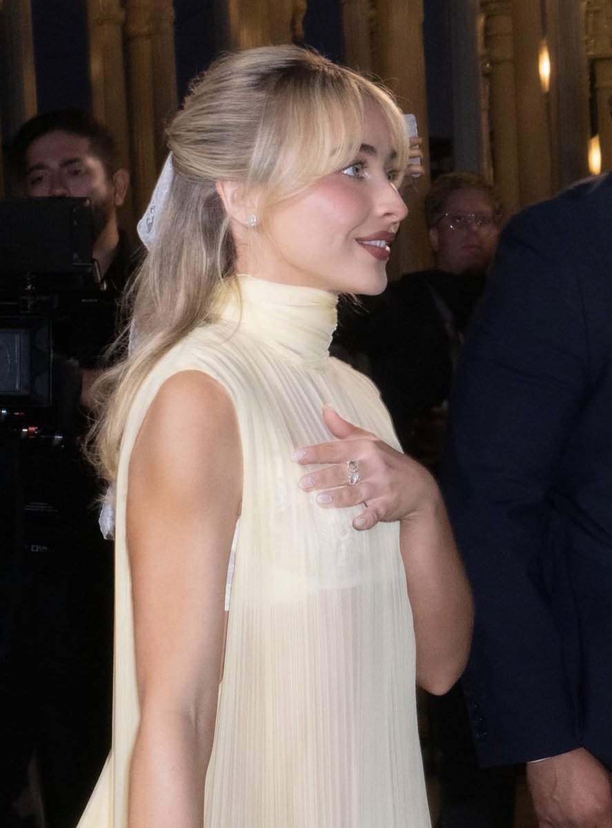 eternalsabrinas's tweet photo. so angel coded https://t.co/9emKPZfEIF