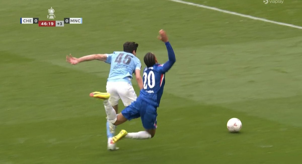 Troll Touchline tweet media
