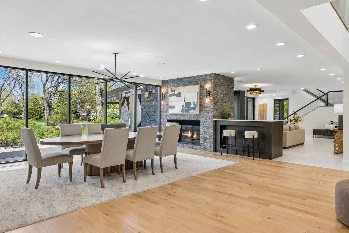 polovitz's tweet photo. JUST LISTED IN CLAY CLIFFE ON LAKE MINNETONKA!

Property: 45 Clay Cliffe Drive | Tonka Bay, MN 
Details: 6 BR | 6 BA | 4 CAR | 6,321 SF
Listed at: $2,650,000
Listed by: #POLOVITZGROUP @Compass 
Link to Listing: https://t.co/Y5xK11w7Kd

#polovitzgroup #justlisted #lakeminnetonka https://t.co/5r6BuGV2Em