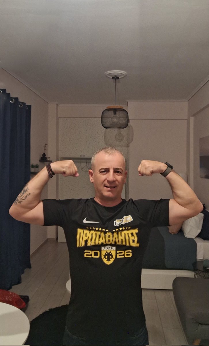 gpapapostolou21's tweet photo. Η πρώτη μου φιέστα που ήμουν παρόν στο Ναό ήταν το 1994 στο βίντεο είμαι αυτός με το λευκό φούτερ..Αύριο θα είναι η δεύτερη φορά!!! Από 19χρ στα 51χρ...!!! ΜΙΑ ΖΩΗ ΑΕΚ #aekfc https://t.co/r2K4ZALVVA