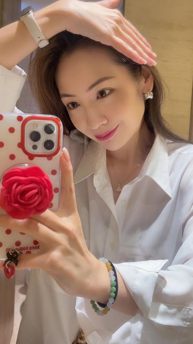 若琳老師上課啦~ tweet media