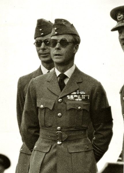 Empireaesth's tweet photo. Photograph of Prince Edward (later King Edward VIII) and Prince Albert (later King George VI) (c.1930) https://t.co/DLl85VuqYY